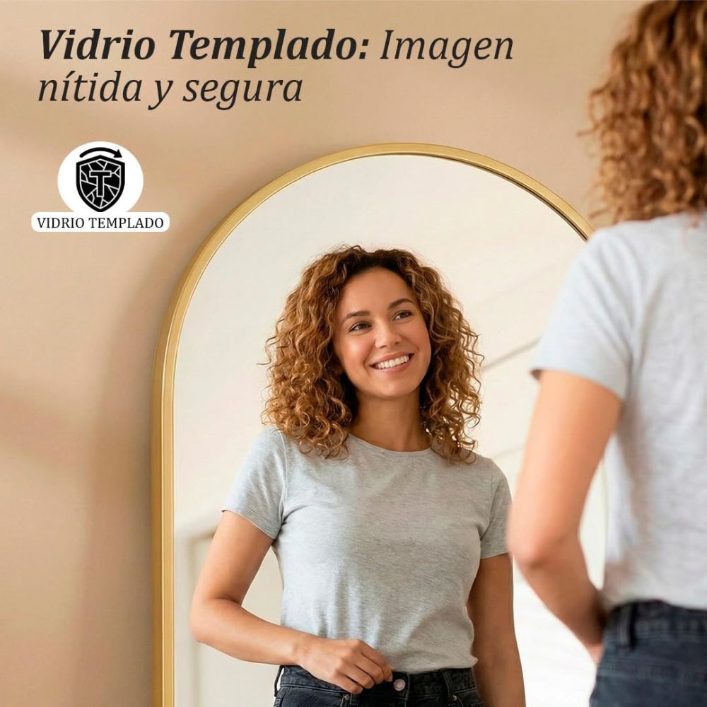 Reflejo nítido en cristal HD de 4 mm del espejo arqueado de cuerpo entero.
