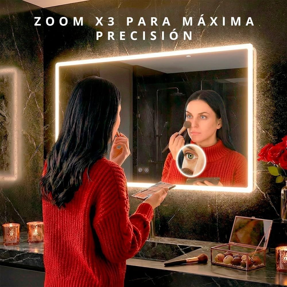 Acercamiento a la lente de Zoom X3 integrada en el espejo LED para maquillaje de precisión y afeitado.