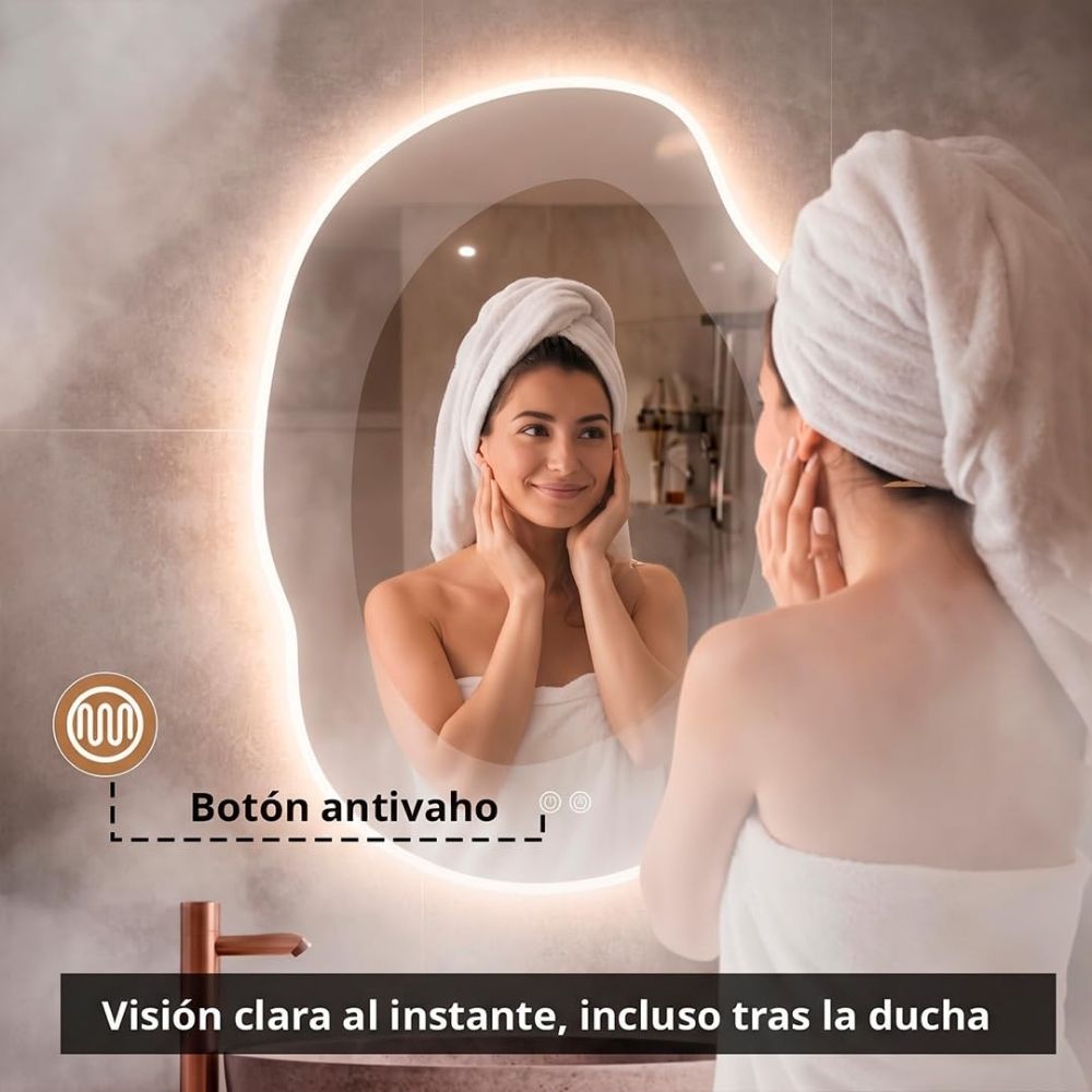 Función antivaho en acción sobre el espejo inteligente de baño Marctani.
