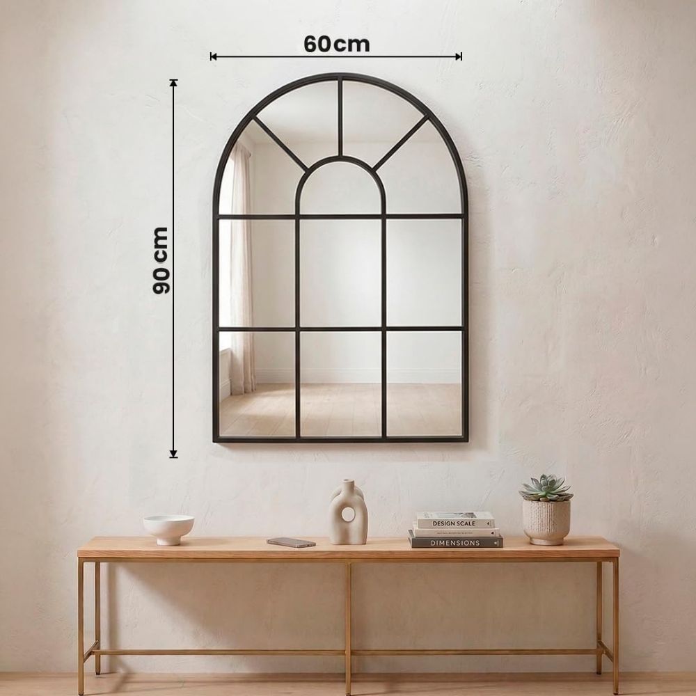Diferentes medidas del espejo ventana metálico Marctani disponibles en acabados negro y dorado.