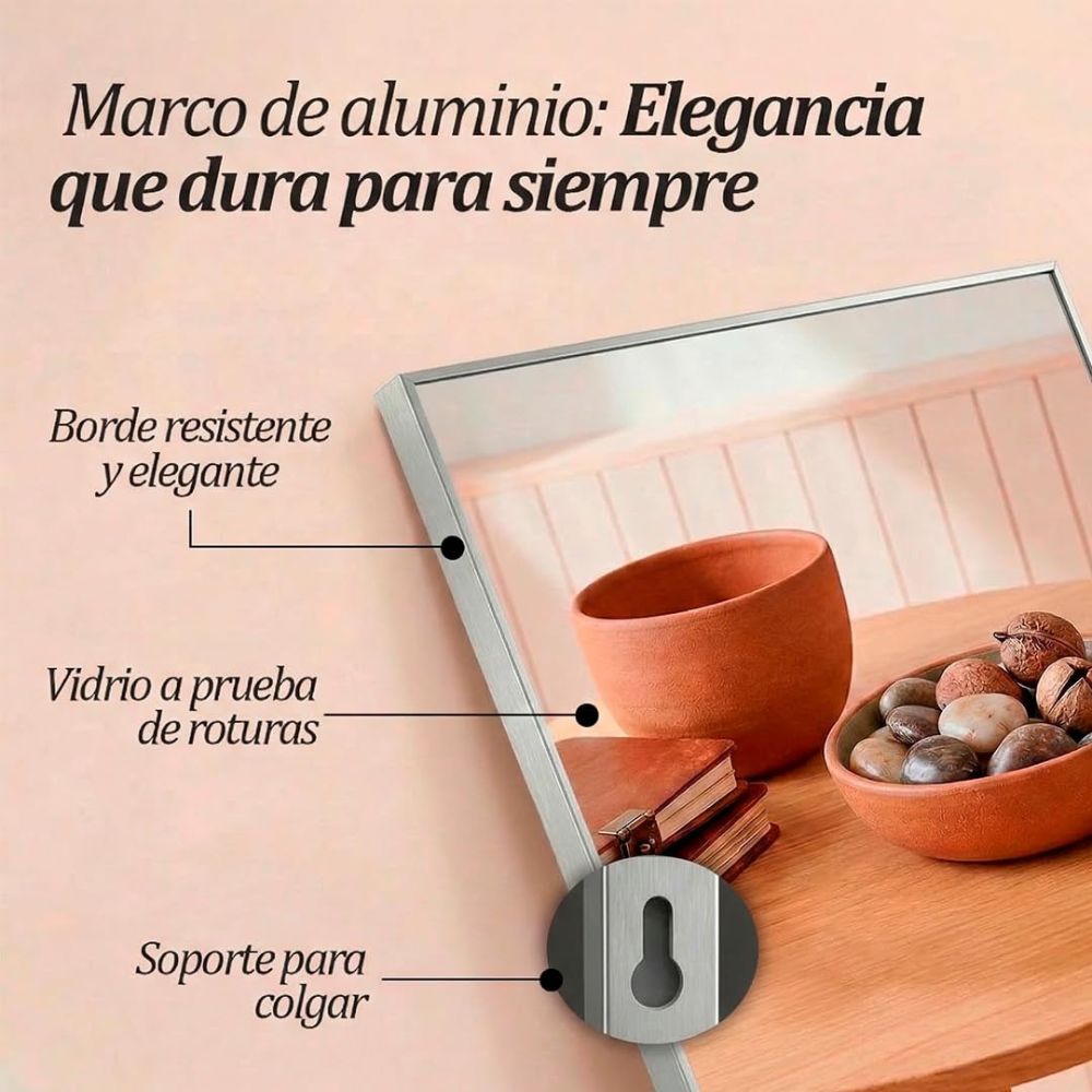 Espejo de cuerpo entero Marctani instalado directamente en la pared del recibidor.
