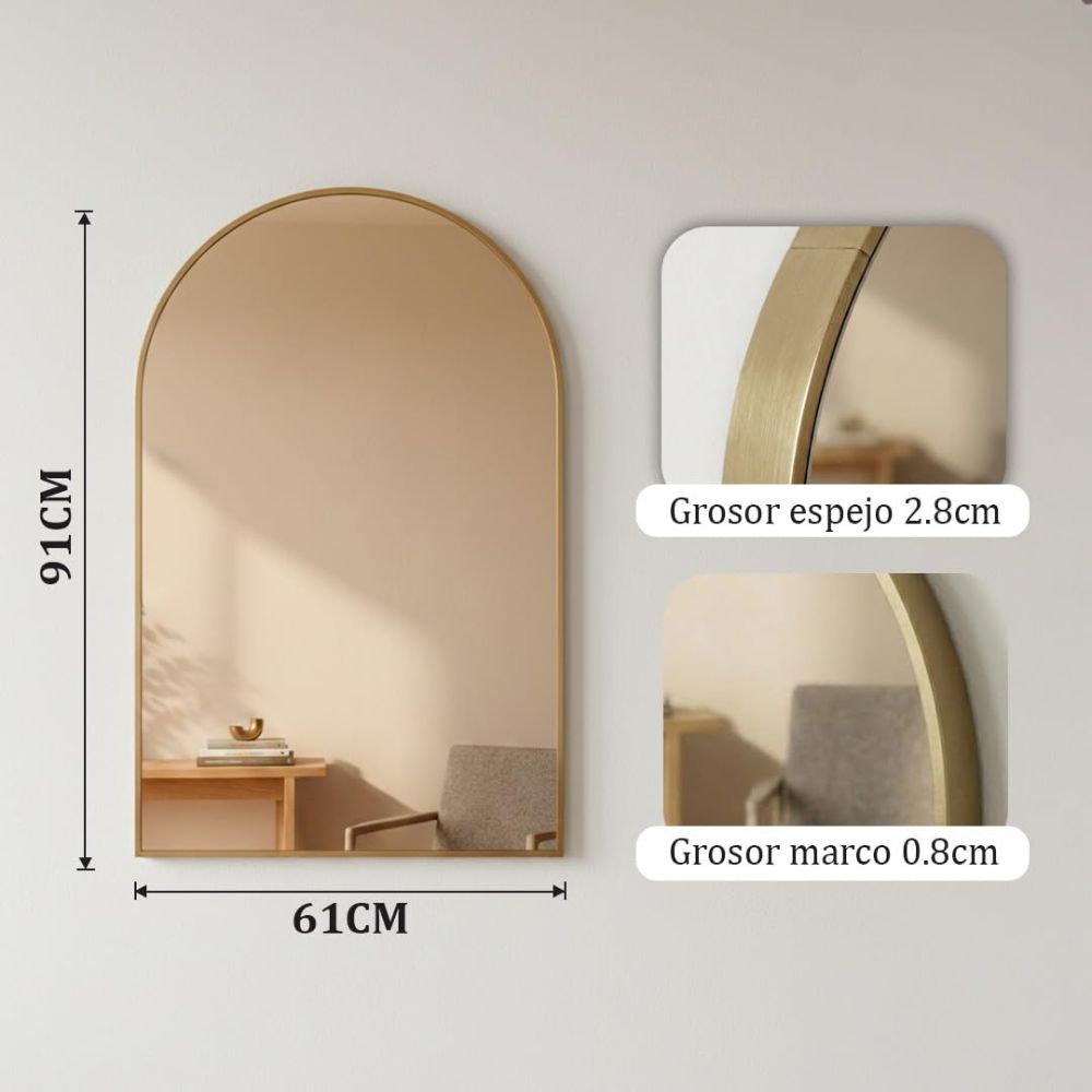 Tamaños disponibles de 70x50 y 91x61 cm del espejo ventana de aluminio dorado.