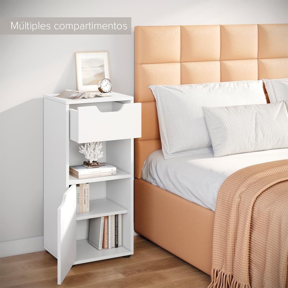 Detalle del cajón superior y el hueco abierto de la mesita compacta.