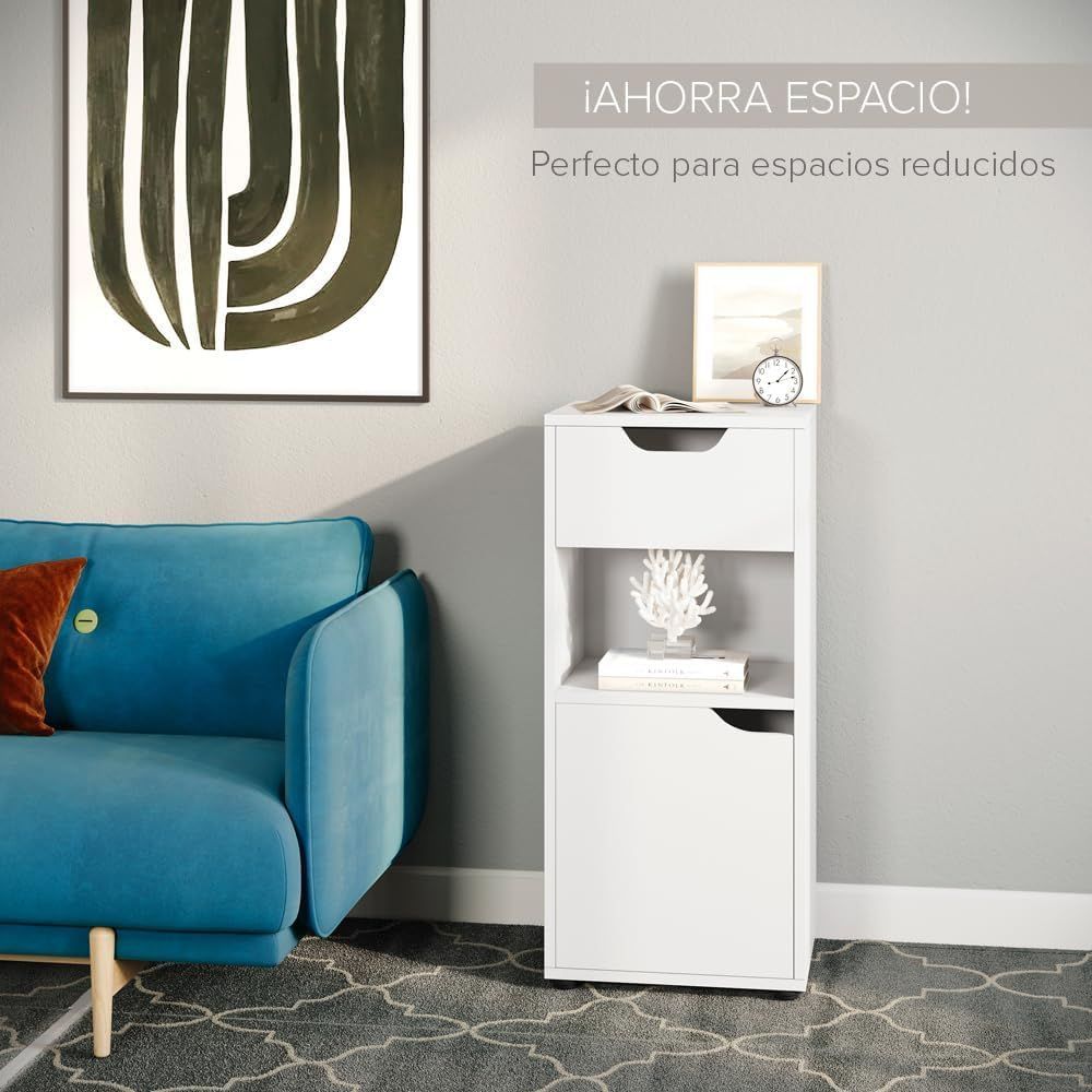 Amplios compartimentos de almacenamiento ocultos tras la puerta del mueble auxiliar.